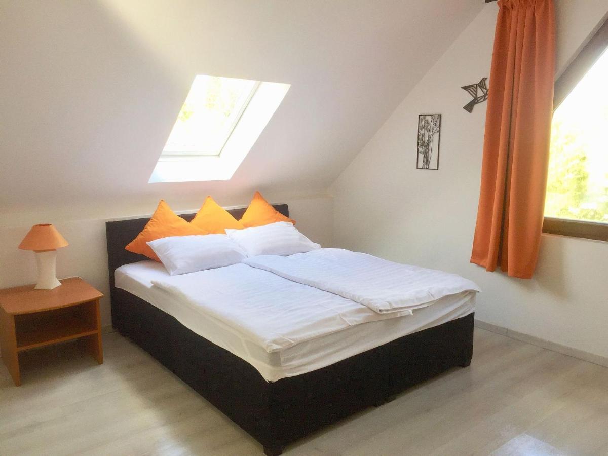Flair Apartmanhaz Егер Екстериор снимка