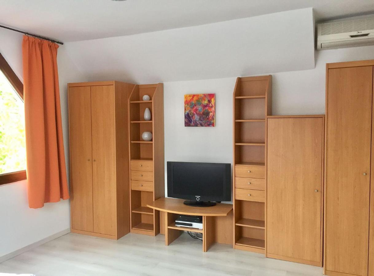 Flair Apartmanhaz Егер Екстериор снимка