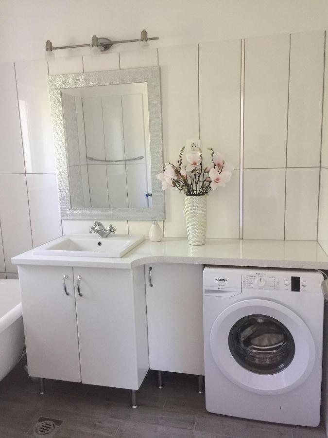 Flair Apartmanhaz Егер Екстериор снимка