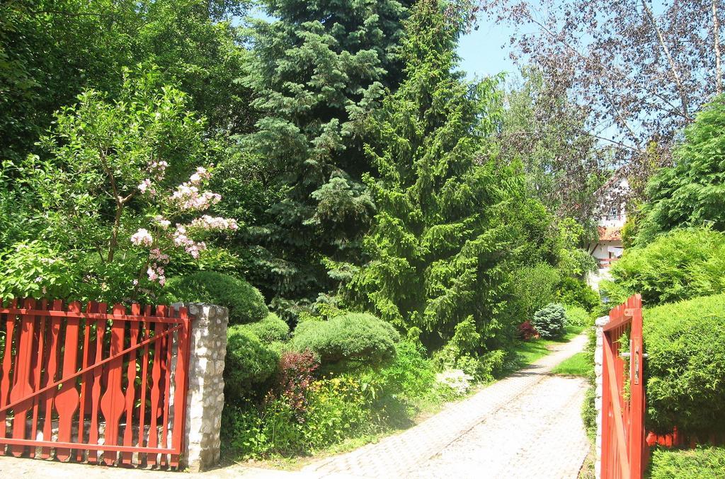 Flair Apartmanhaz Егер Екстериор снимка