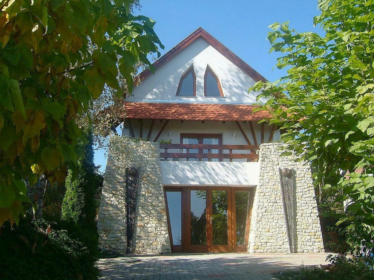 Flair Apartmanhaz Егер Екстериор снимка